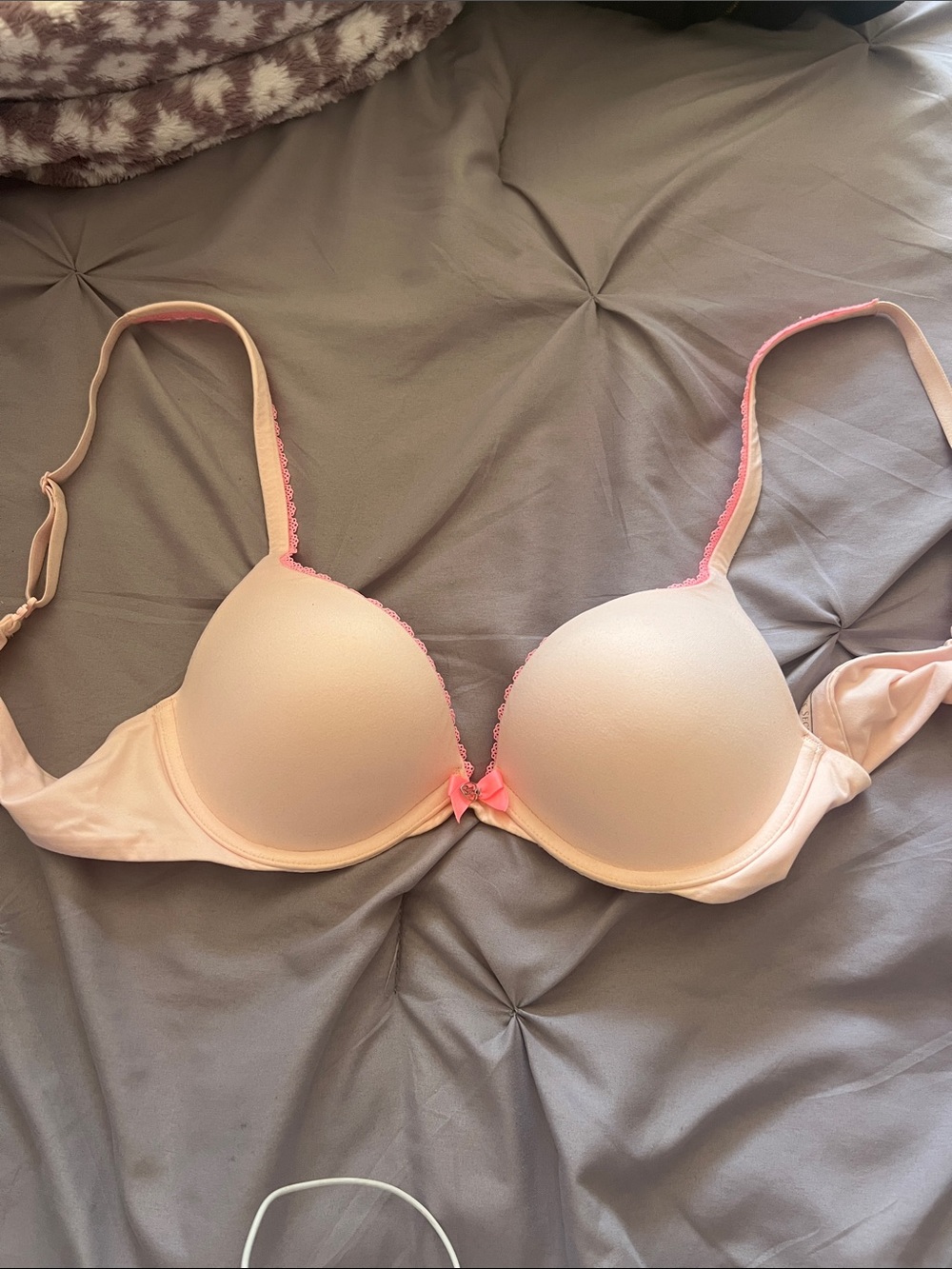 Victoria's Secret Light Pink Padded T-Shirt Bra with Pink Trim